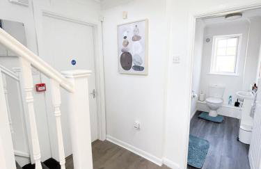 Opulent 5 bedroom Retreat with Hot tub and Entertainment - Foto 42