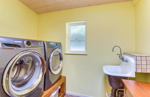 Lake Whatcom House with Private Hot Tub and Dock - Foto 26