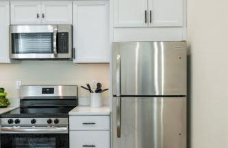 Modern Loft-Style Retreat Near Blenko Glass in Milton, WV - Foto 13