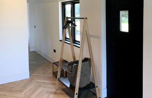 The Cabin at Barnstormers, luxury woodland setting - Foto 13