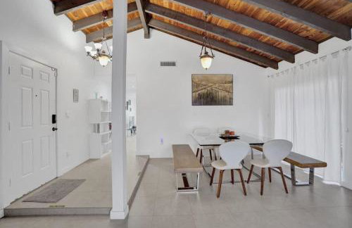 Central Stunning Villa with Heated Pool Cabana - Foto 11