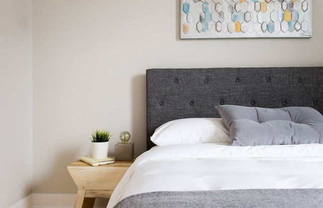 Trendy Little Italy 3 Bedroom Condo - Foto 17