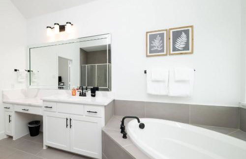 Game On! Lakefront Getaway for World Cup Fans - Foto 32