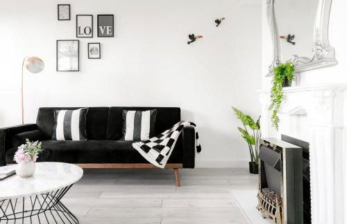 3BR Off A13 , Sleeps 6, 2mins to Langdon DLR,Free Parking - Photo 3