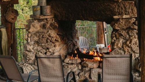 Stonegate Lodge 2 Queen Beds WIFI 50in Roku TV Salt Water Pool Room #105 - Foto 3