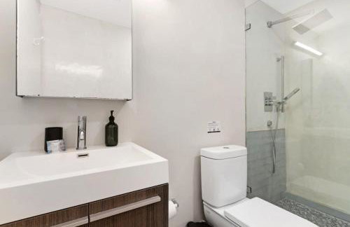 Roami at 250 Collins - Foto 160