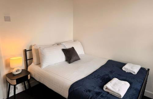 Large New 5 Bedroom 2 Bathroom House in Central Southampton - Free Parking - Foto 3