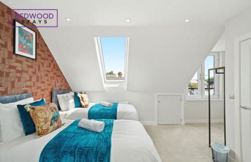 Spacious 4 Bedroom 2 Bath Serviced Home For Contractors & Families with X2 Free Parking Spaces, Fast WiFi - Hosted By Redwood Stays - Foto 39