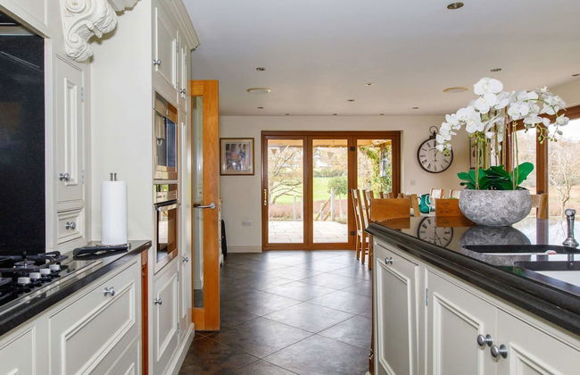 Serene Riverside 6BR Luxury Retreat in Curdridge - Photo 69