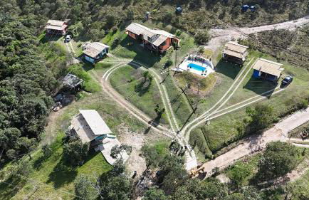 Chalés Vila Real - Tranquilidade na Serra de Carrancas - Piscina com uma vista espetacular do Pôr do Sol - Foto 38