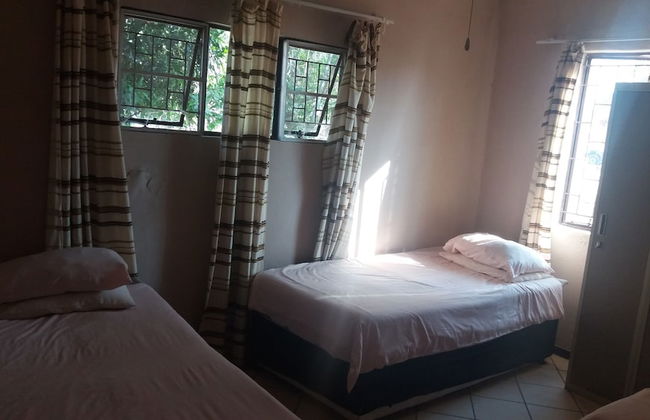 Room-homely Room in Peaceful and Comfort - Photo 4