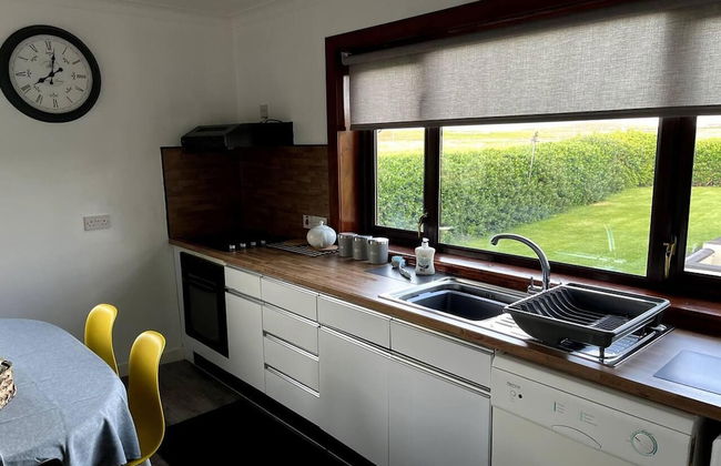 Immaculate 5 Bedroom House Outside Stornoway - Photo 17