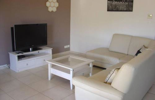 Agréable maison entre rivière et centre du village avec piscine - Photo 6