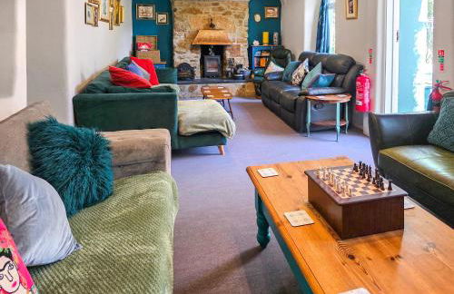 Goonearl Cottage - Photo 1