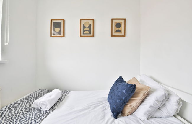 3 Bed House with Private Parking - Foto 10