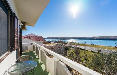 1 Bedroom Awesome Apartment In Dinjiska - Foto 7