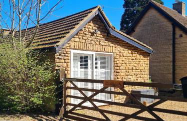 Stylish Open Plan Guest House 400sq ft Rutland - Photo 22