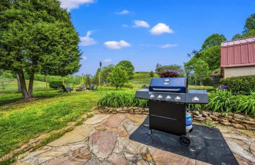 Hidden Star Hideaway-Blackberry Farm-Smoky Mtn Nat Park-Hot Tub- Fire Pit- Fenced Yard- Pet Friendly - Foto 7