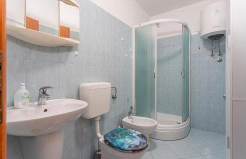 Awesome Apartment In Cernik With Wifi - Foto 12