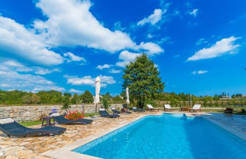 Villa Ivona, a luxurious villa minutes from the sea - Foto 6