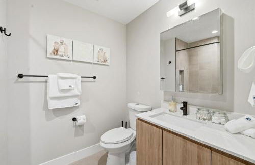 Comfy Condo - Gym Free Parking & Modern Amenities - Foto 29