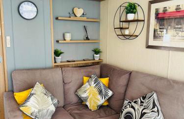 Princess's Palace, Holiday Lodge, Malvern View Leisure Park - Photo 4
