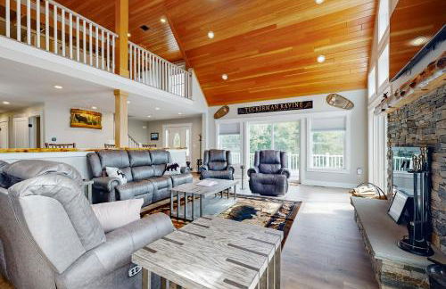 Hilltop Hideaway - Photo 5