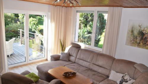 Superior - Ferienhaus am Engelsbach mit Garten und Pool - Foto 2