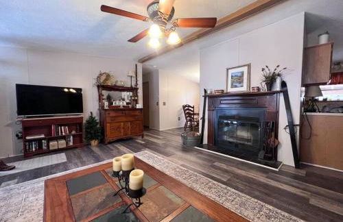 Bern's Summit Solitude: Stream-Front Serenity - Photo 30