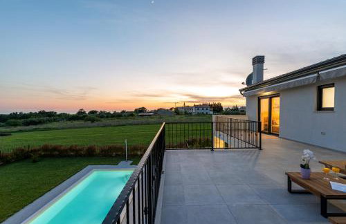 Villa Brtonigla, luksuzna kuća sa pogledom na more - Foto 8