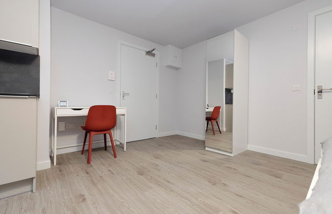 JOIVY Superior Studio near The Meadows - Photo 11