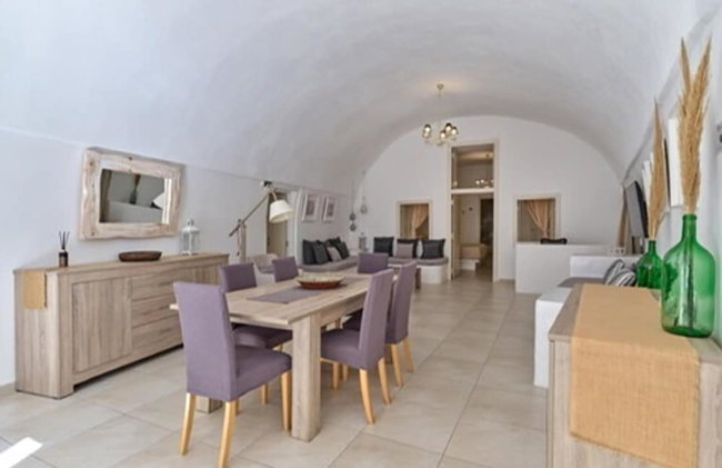 Sunset View Villa Santorini - with Outdoor Jacuzzi - Photo 21