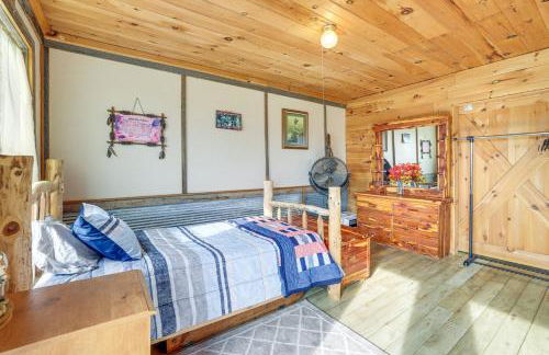 Pet-Friendly Purdy Home with Horse Stables and Trails! - Foto 15