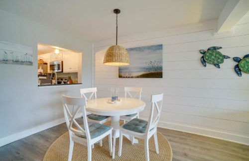 Beachfront Condo with 3 Pools on St Helena Island! - Foto 8