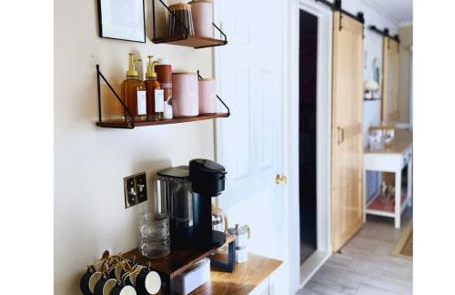 Luxury Villa- 3 mins to Mohegan- Fully Stocked with Fireplace- Jacuzzi, Saltwater Pools, Sauna - Foto 12