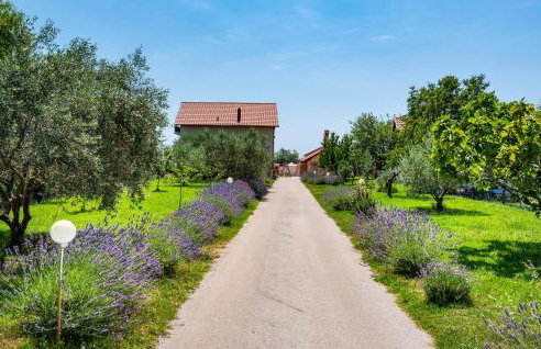 Five-Bedroom Holiday Home In Suhovare - Foto 13