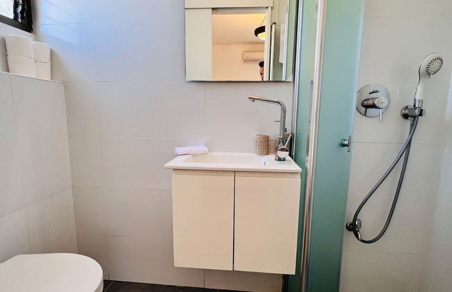 Elegant Apt with Balcony & Sea View by FeelHome - Photo 20