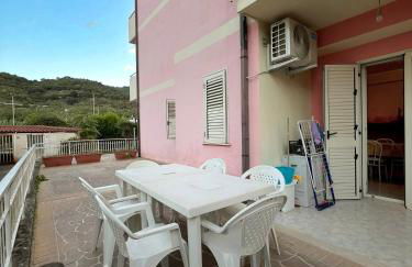 L' Antico Scoglio Appartamenti comfort Nocera Terinese Scalo - 4,7 e 11 Ospiti - Navetta Aeroporto-Stazione & Multi-Destinazioni - Piscina - Spiaggia a 300mt - Giardino e Zona pranzo all'aperto - WiFi & SmartTV - Aria Condizionata - Foto 38