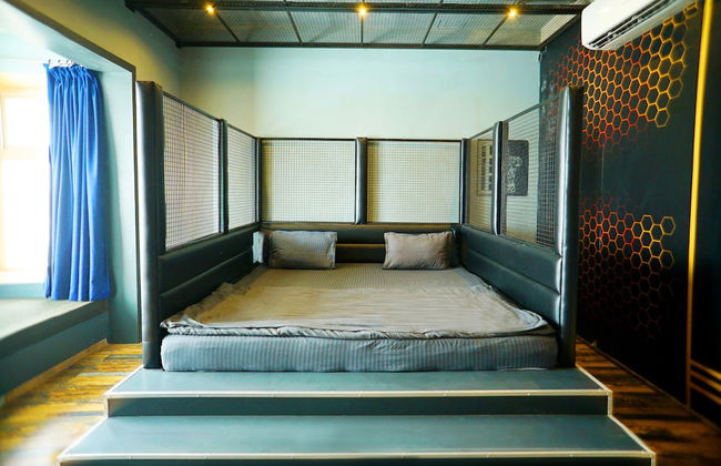 Sports Bar Villa by Shiloh Stays - Photo 7