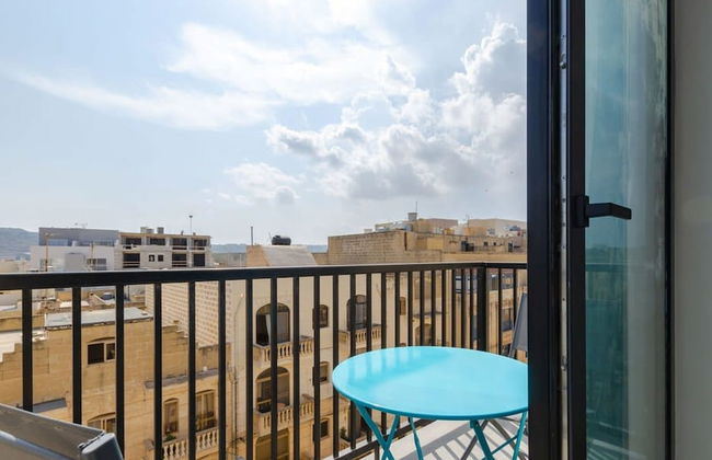 2 Bed Apartment w Distant Sea and Country Views - Foto 26