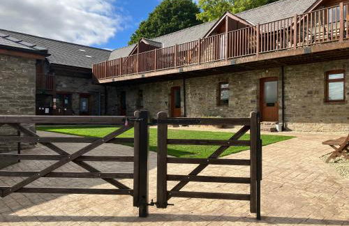 Vale Farm Cottages - Photo 43