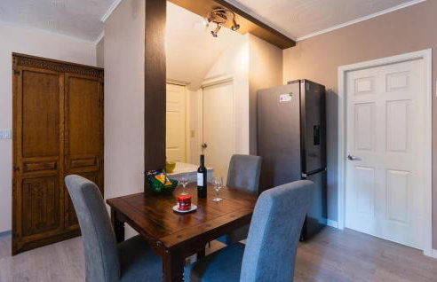 Gorgeous Apartment In Kucice With Wifi - Photo 11