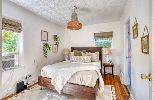 Stay Portland - Sedona Vibes in PDX- Walk to Local Shops & Coffee - Photo 21