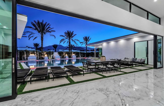 Sleeps 17 Pool & Pickleball Sun-kissed Desert Escape Bravo Villa #1 by Avantstay - Foto 48