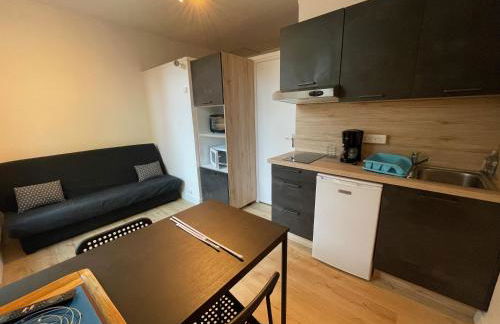 Meublé de Tourisme dans parc arboré 1000m2 - Sejour-la-Roche Eperon - Foto 1