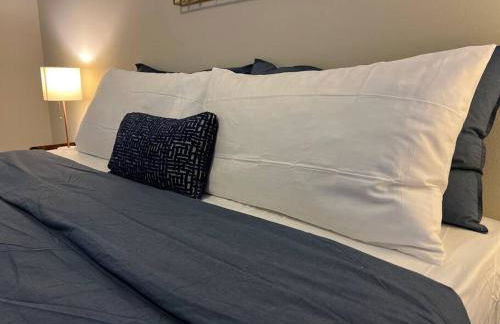 Spacious 1bdrm apartment 10 mins to Cedars-Sinai by car FREE Parking, King bed - Photo 36