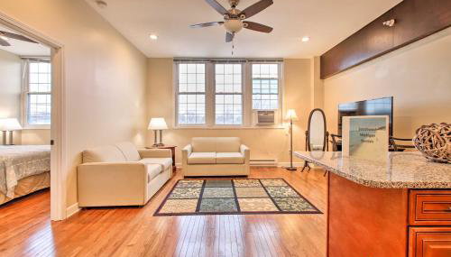 Cozy Couples Getaway Less Than 2 Mi to Lake Michigan! - Foto 1