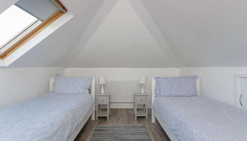 Modern Seaside House with Hot Tub - Foto 5