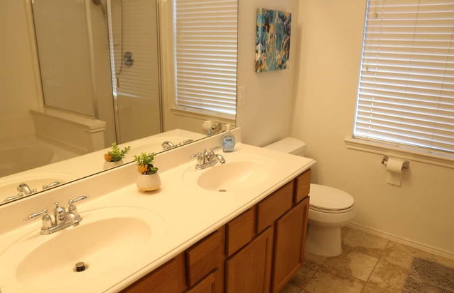 Elegant 3BR Single Level Home Extended Stays - Foto 27