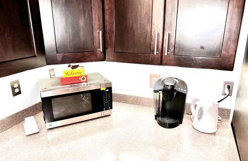 Newly Remodeled spacious units, minutes from mountains, inlet, downtown and airport - Photo 9